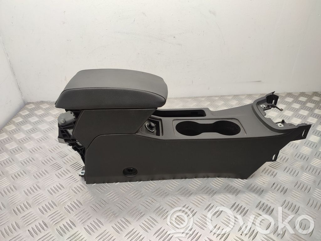 Seat Leon (5F) Armrest 