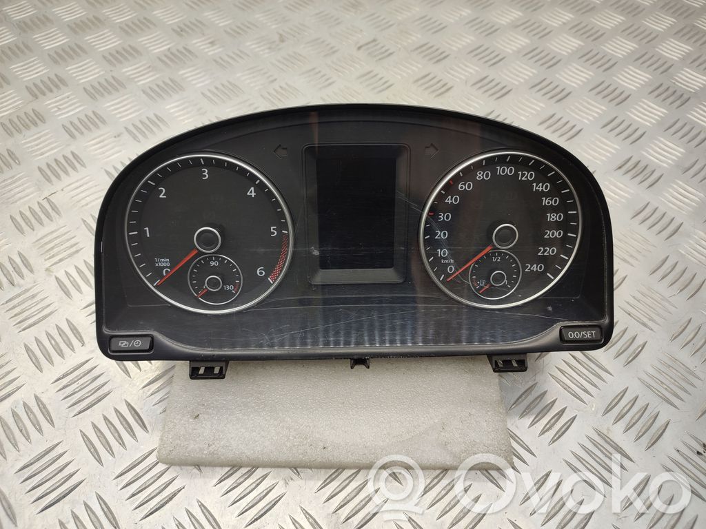 Volkswagen Caddy Speedometer (instrument cluster) 