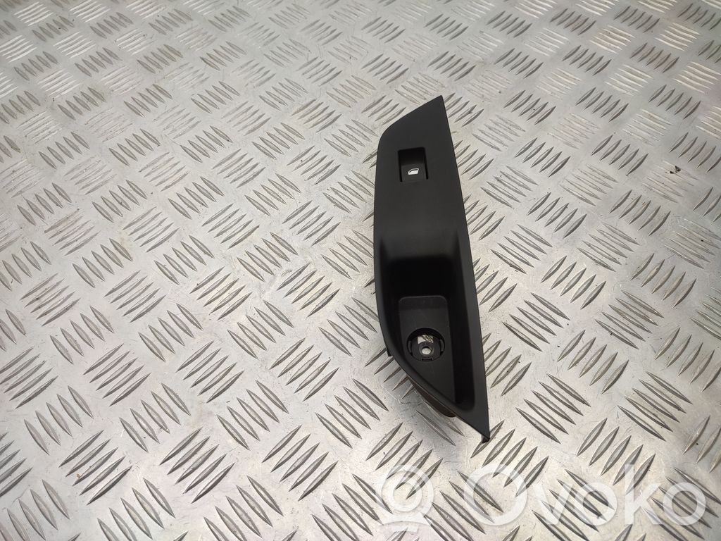 Opel Astra L Electric window control switch 