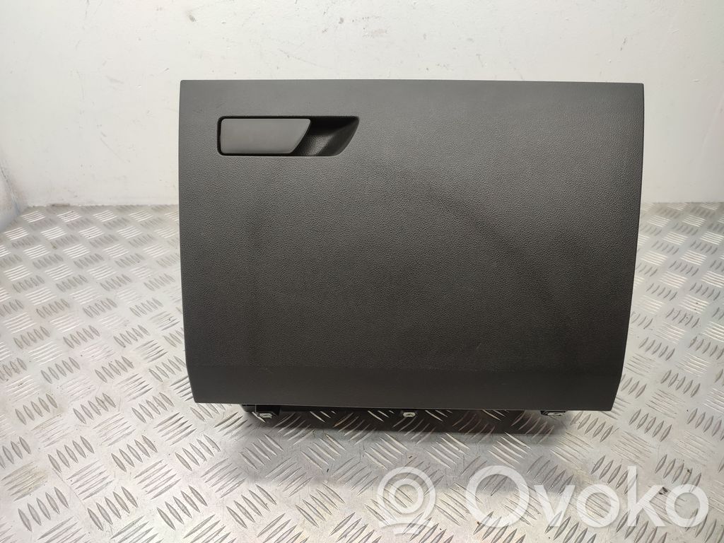 Seat Leon (5F) Daiktadėžės (bordačioko) komplektas 