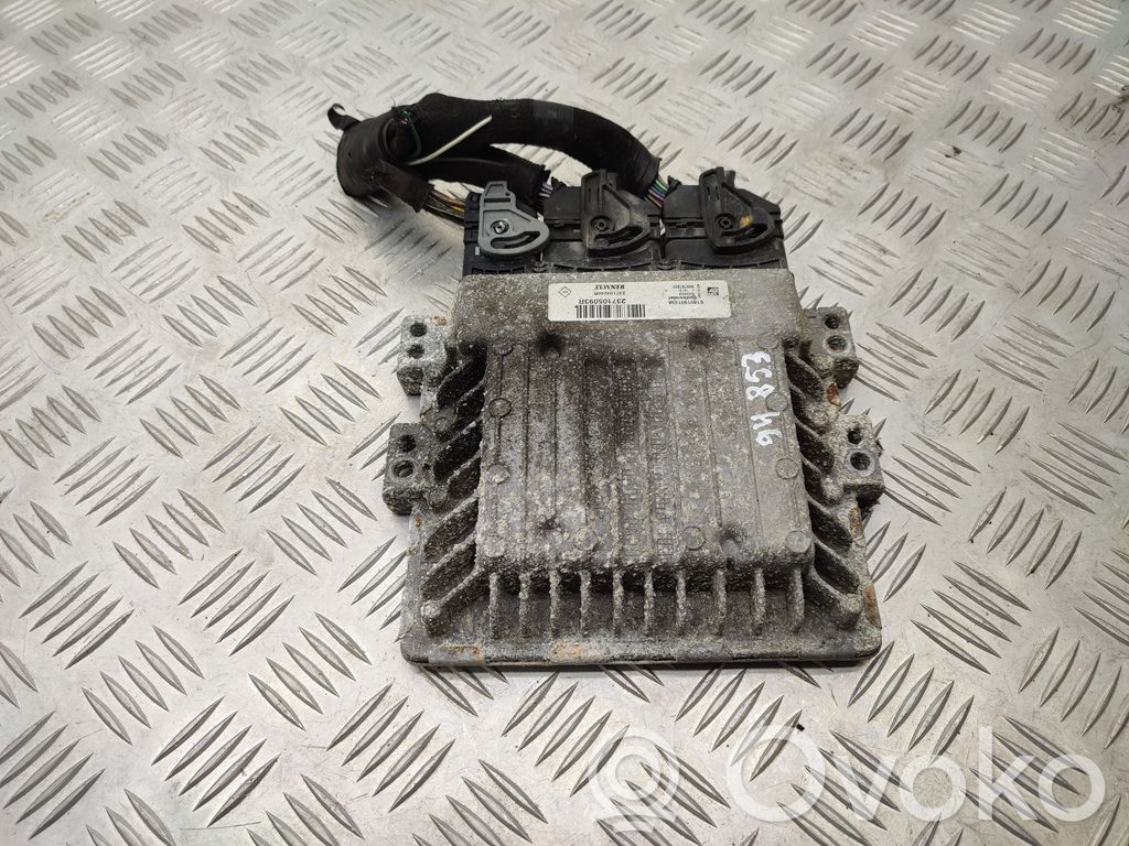Renault Master III Engine control unit/module 