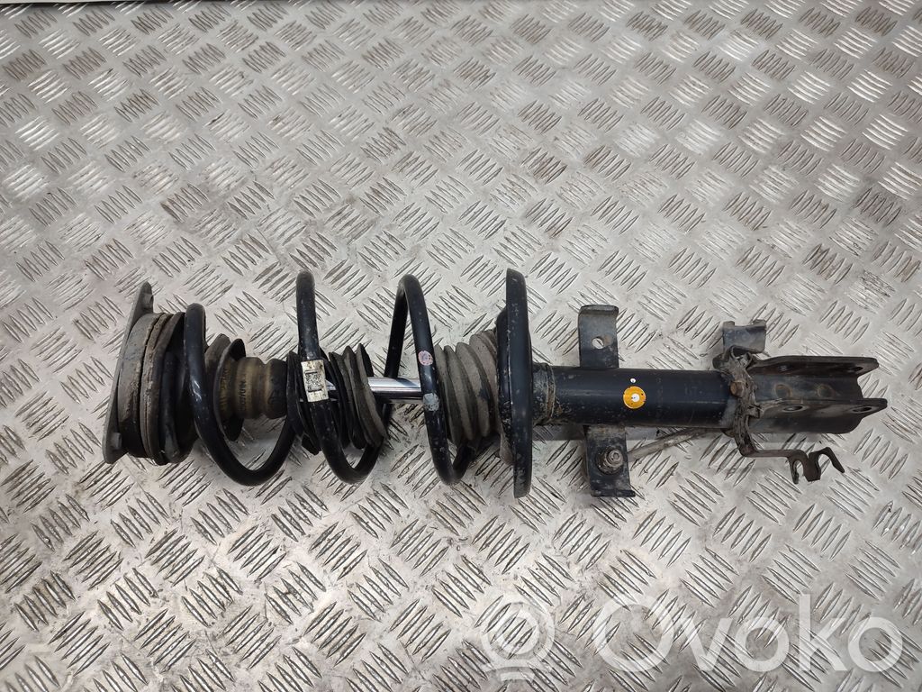 Renault Clio IV Priekšpusē amortizators 