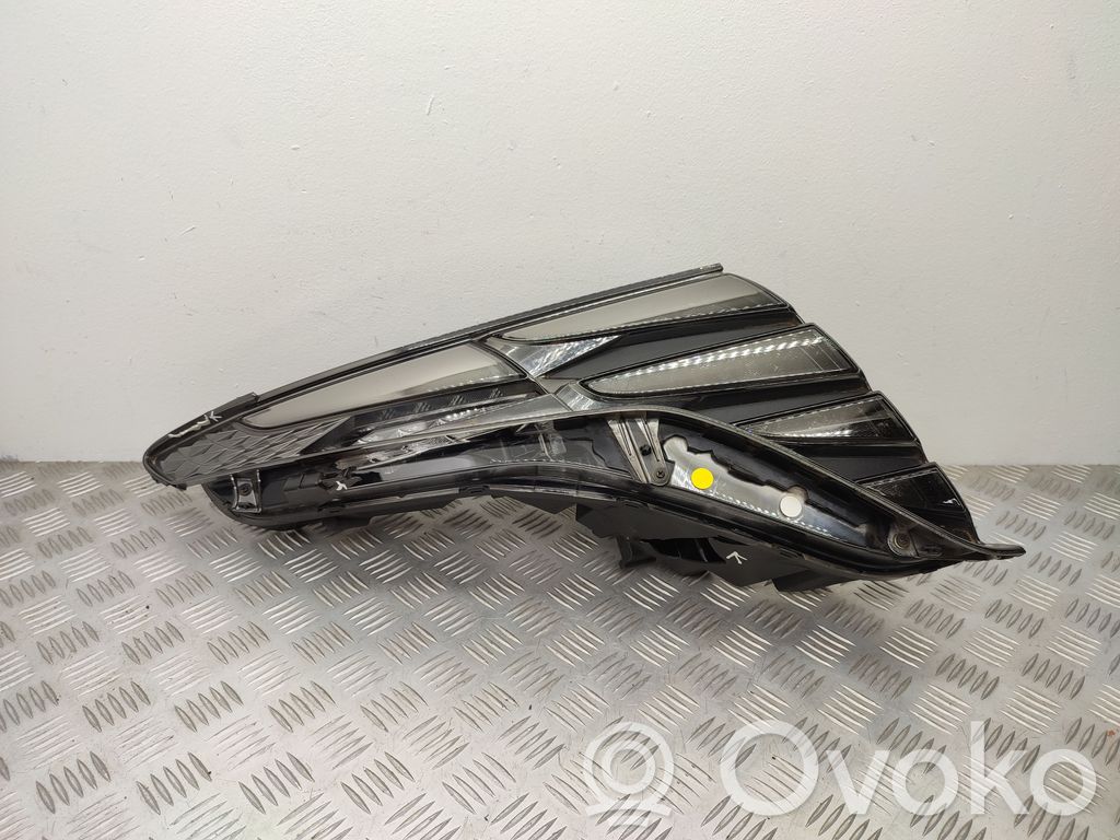 Lampa przednia   92208N7100