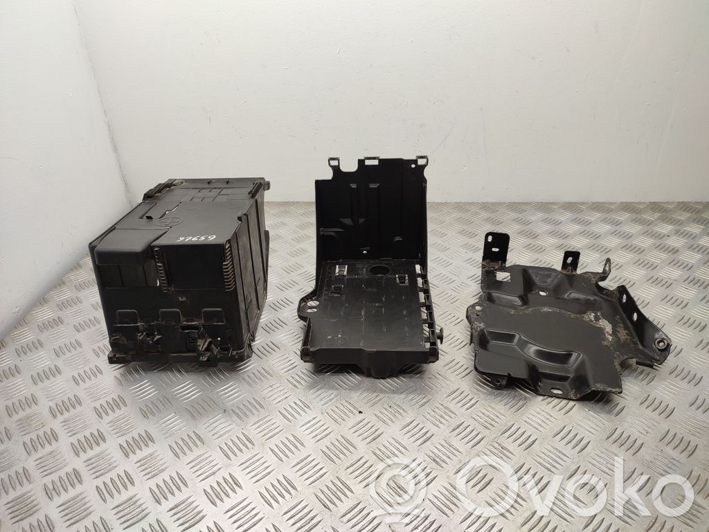 Citroen Berlingo Support boîte de batterie 