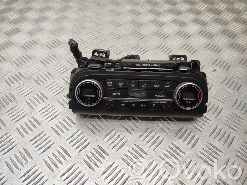 Climate control unit   KX7T18C612HA