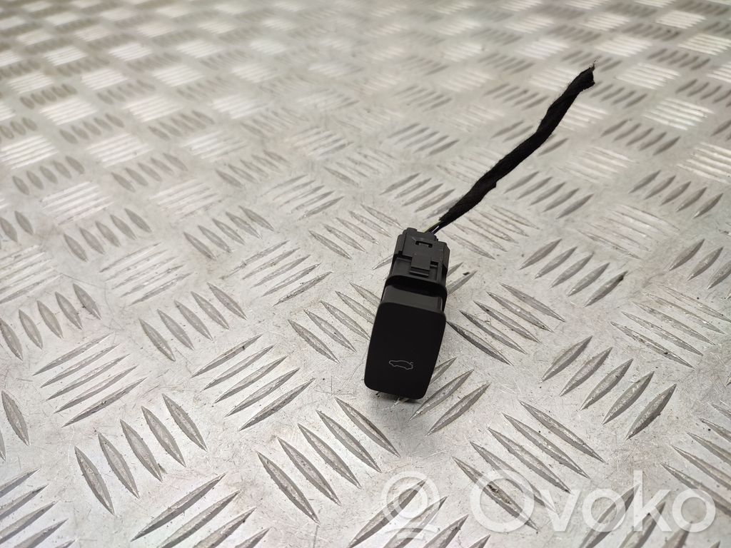 Ford Focus Tailgate opening switch 
