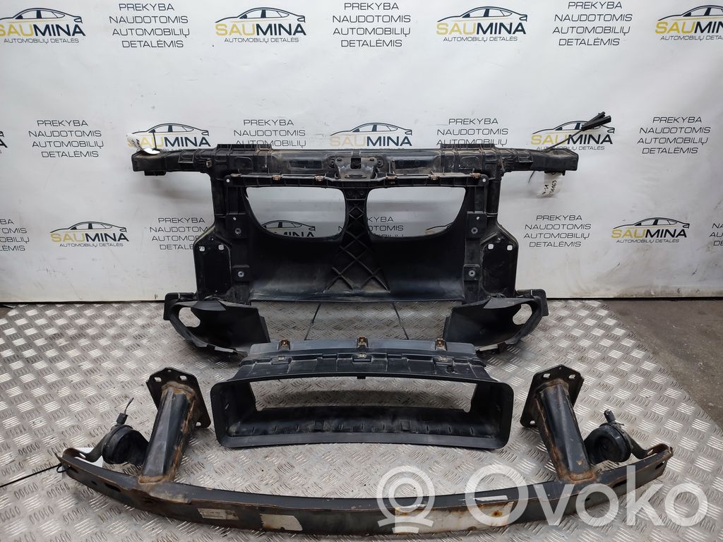 BMW 1 E81 E87 Radiatoru panelis 