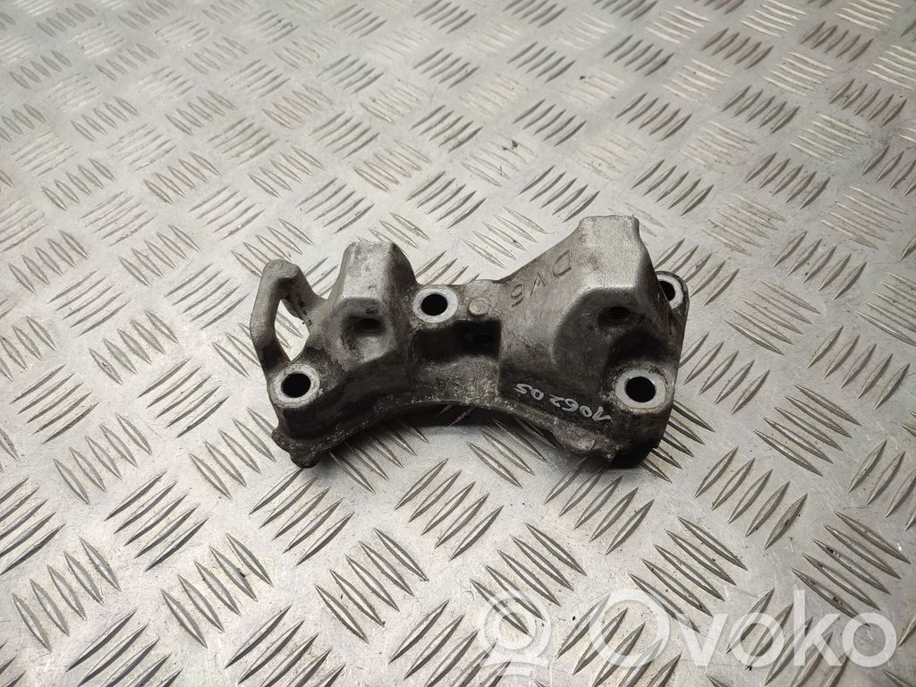 Citroen C5 Engine mounting bracket 