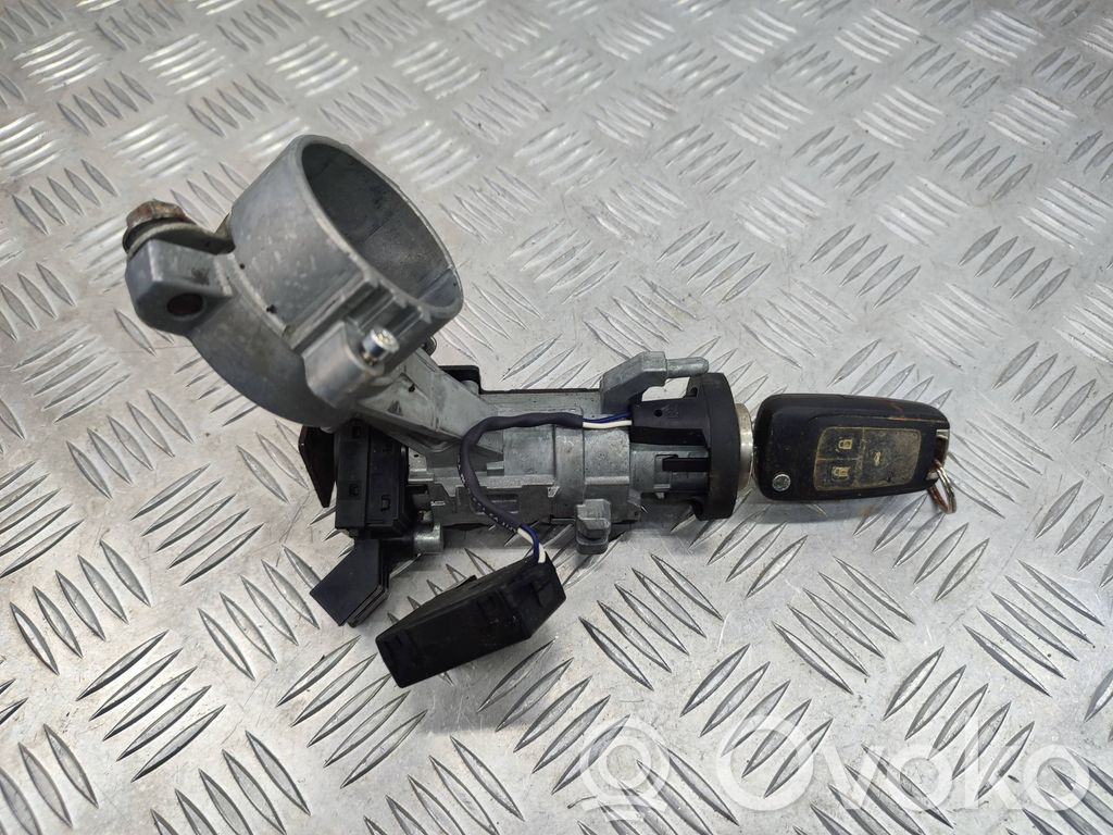 Opel Insignia A Ignition lock 