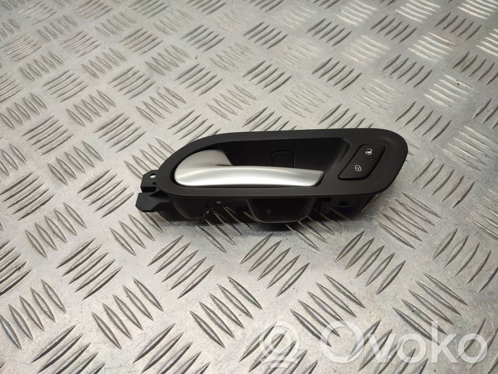 Volkswagen Scirocco Front door interior handle 
