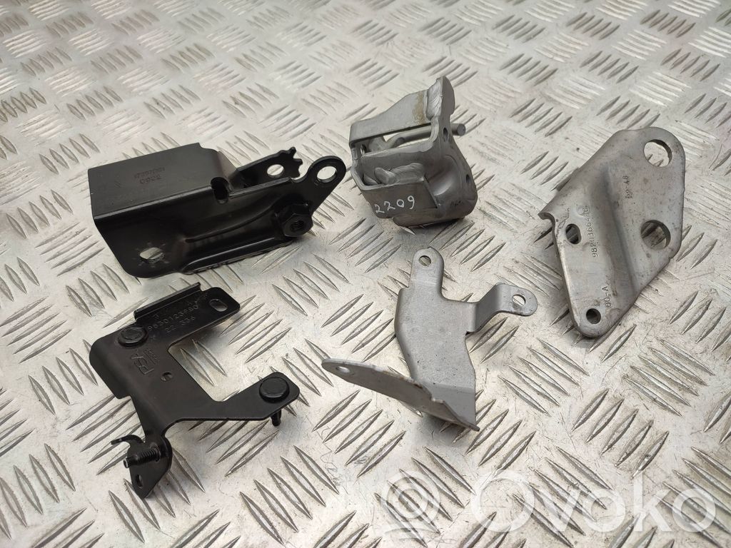 Opel Combo E Other engine bay part 