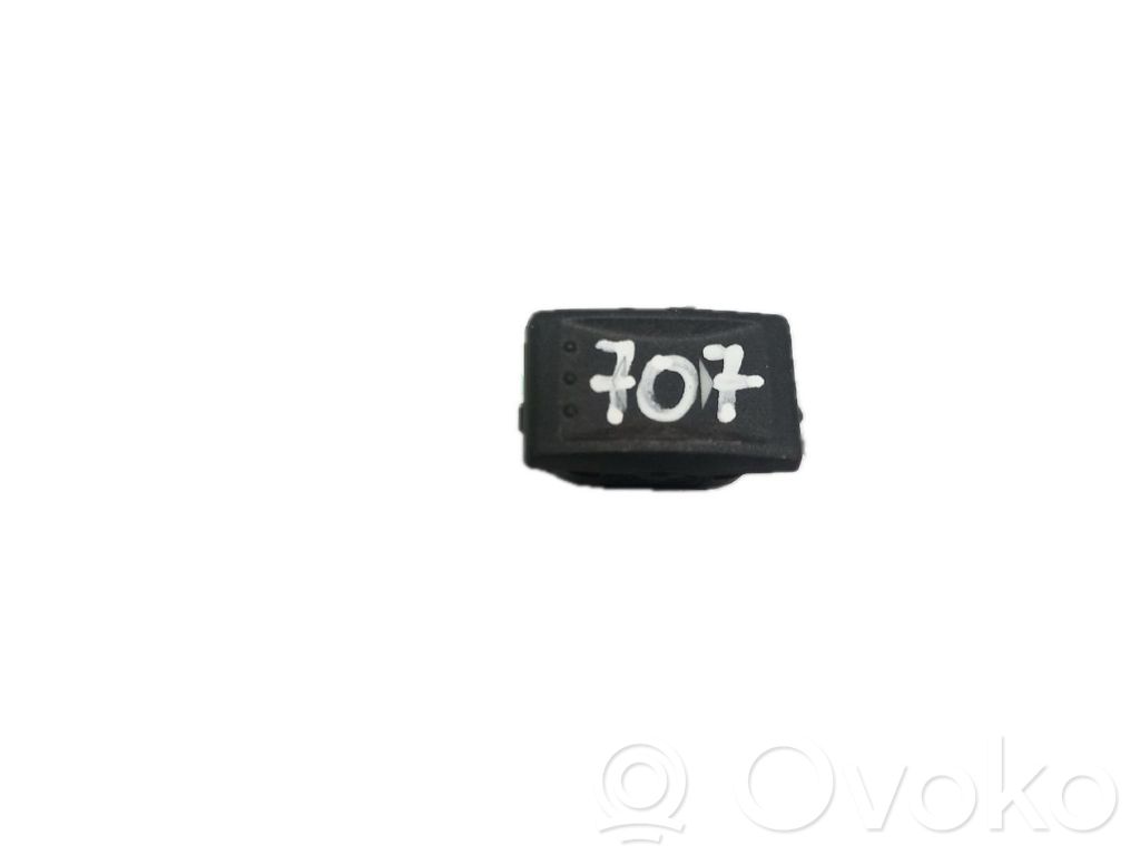 Electric window control switch   031614529