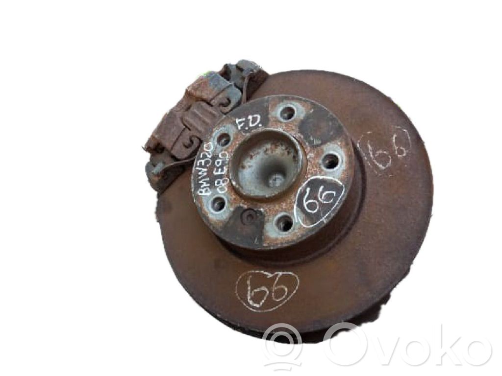 Front wheel hub spindle knuckle
