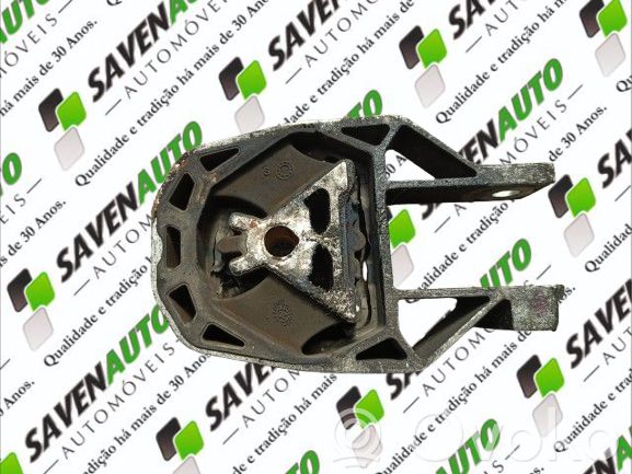 Engine mount bracket