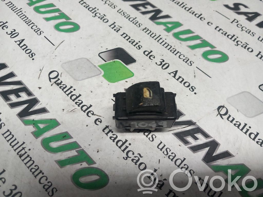 Peugeot 207 Electric window control switch 