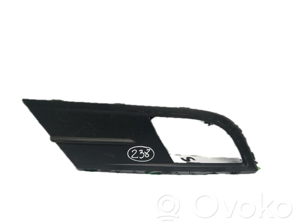 Volkswagen Jetta IV Atrapa chłodnicy / Grill 