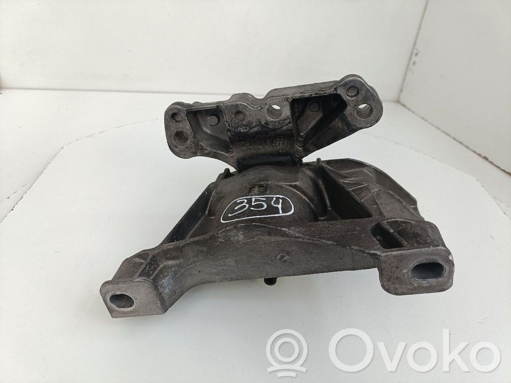 Engine mount bracket   4A103720