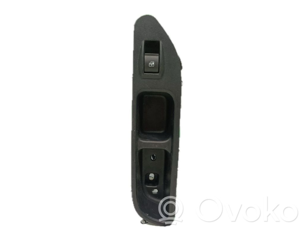 Electric window control switch   735601109,7356314640E