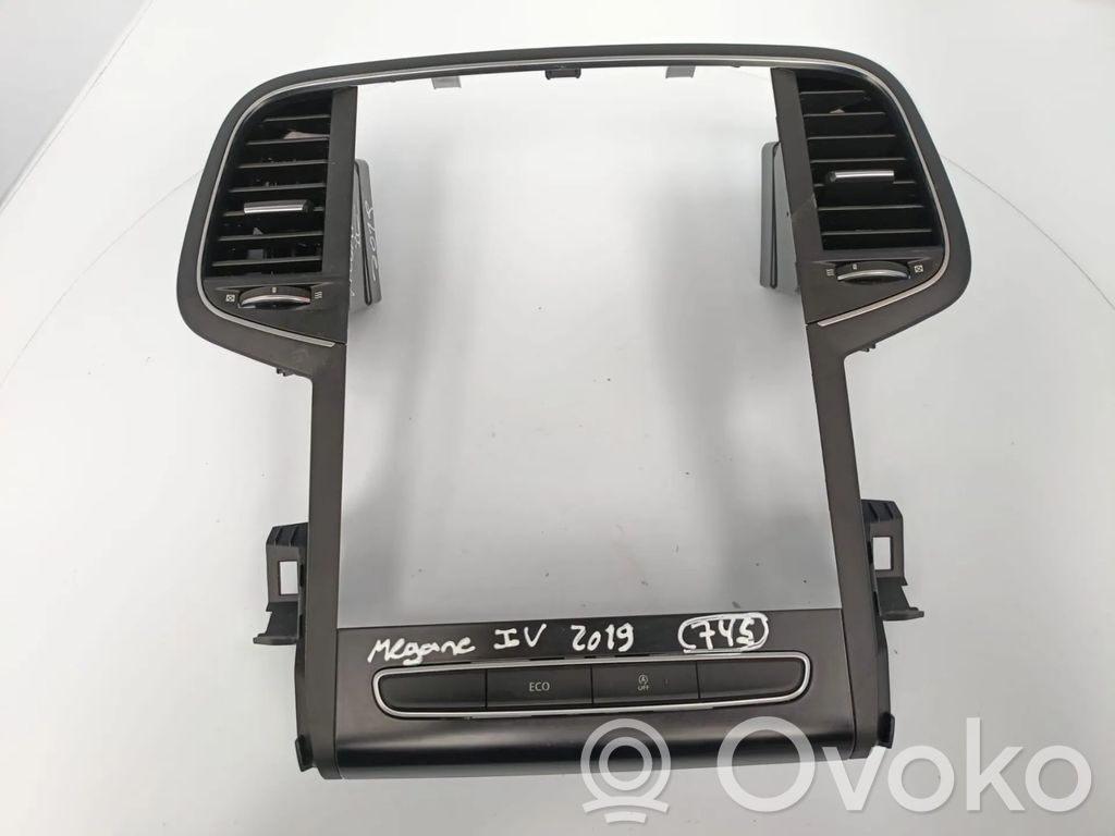 Renault Megane IV Dash center air vent grill 