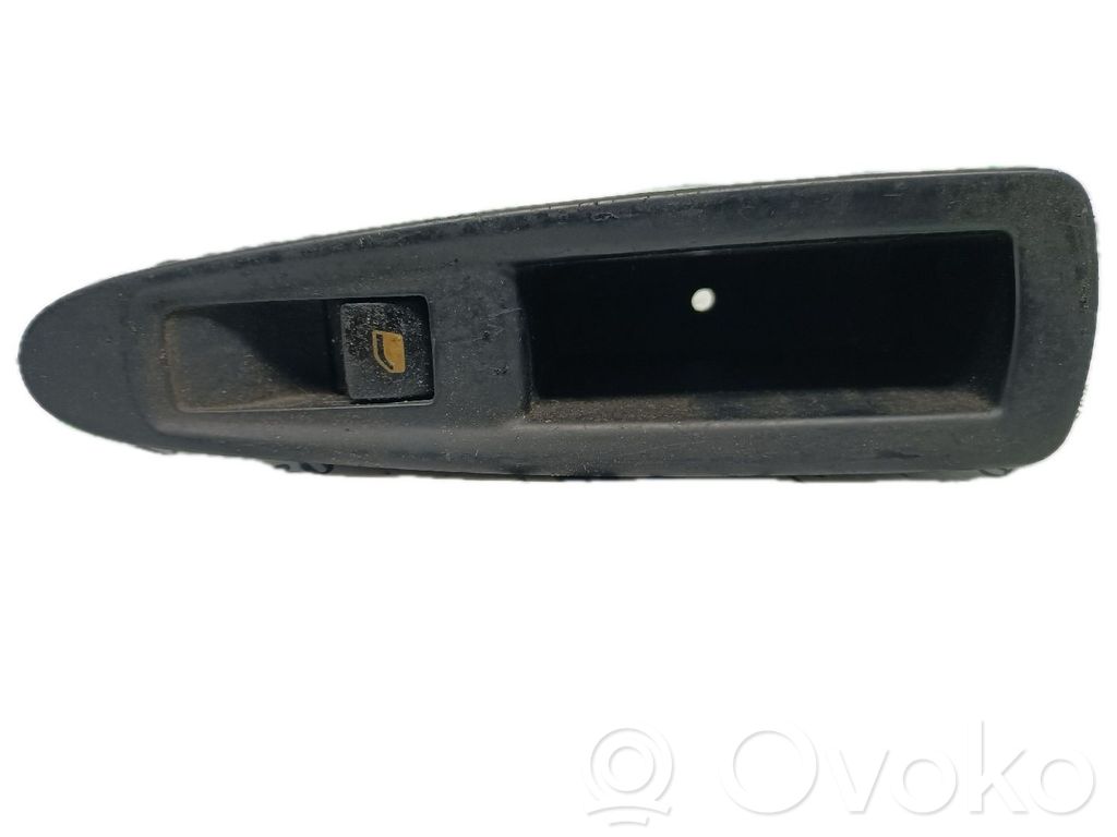 Electric window control switch   9650912777
