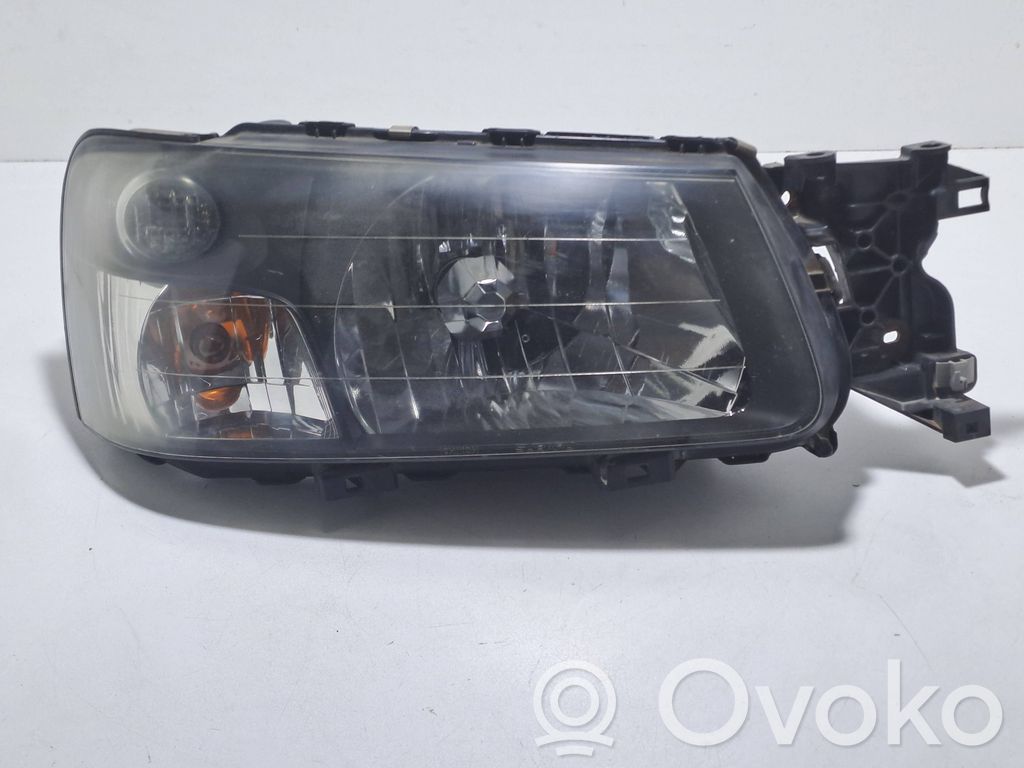Subaru Forester SG Lampa przednia 