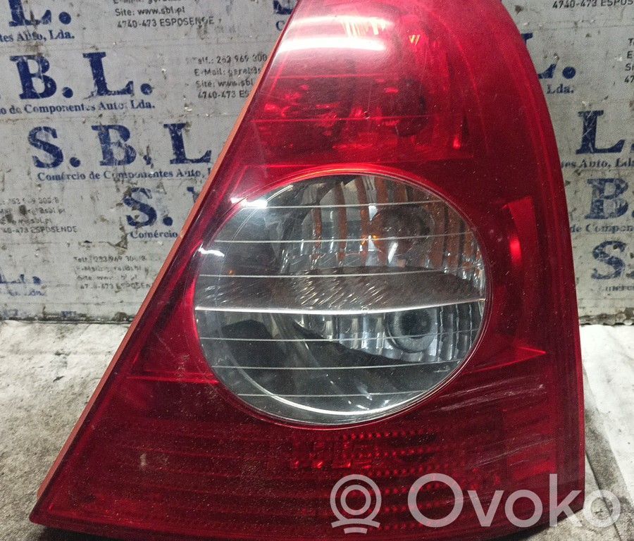 Renault Clio II Tailgate rear/tail lights 