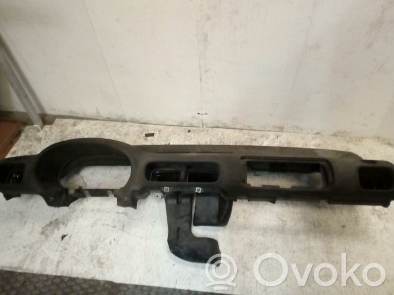 Dashboard   8L0857069
