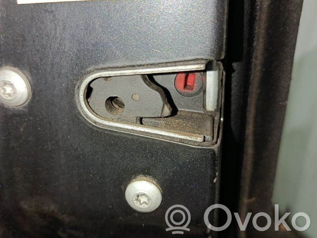Cerradura de puerta trasera