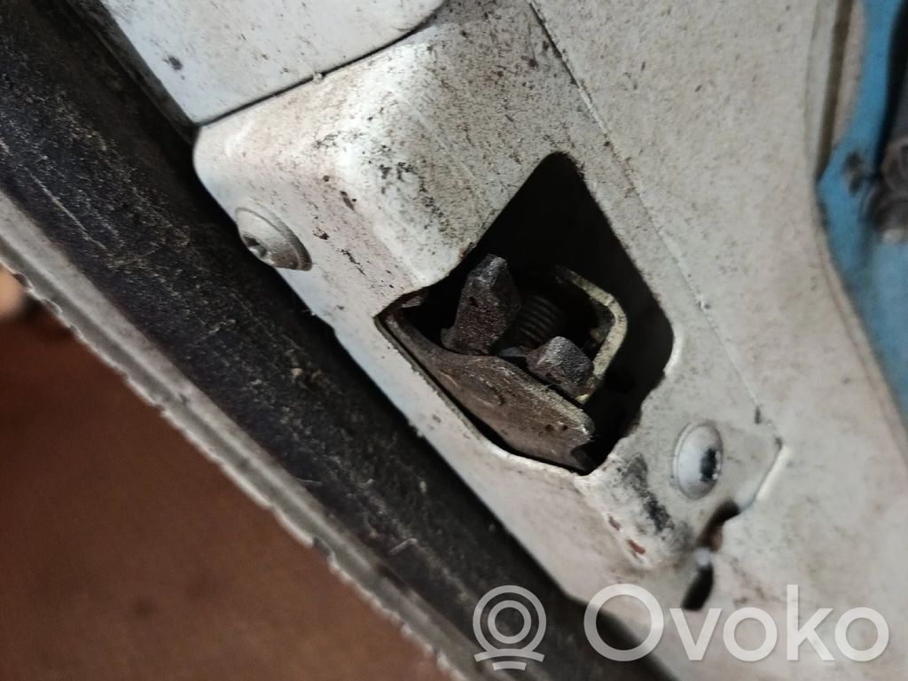Cerradura de puerta trasera