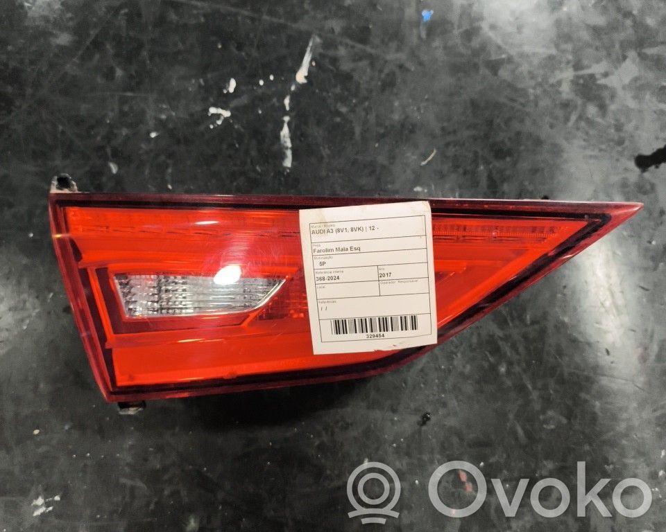 Tailgate rear/tail lights   8V5945093H