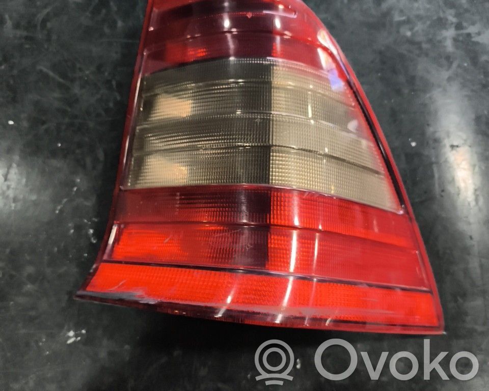 Mercedes-Benz C W202 Lampă spate în caroserie 
