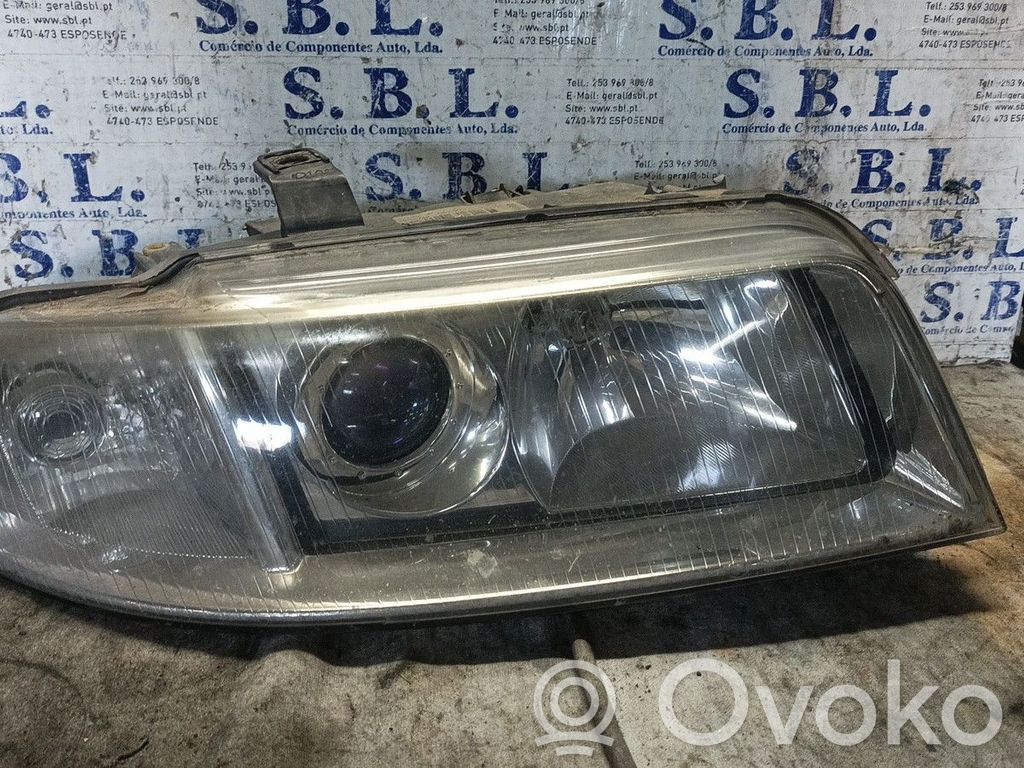 Audi A4 S4 B5 8D Priekšējais lukturis 