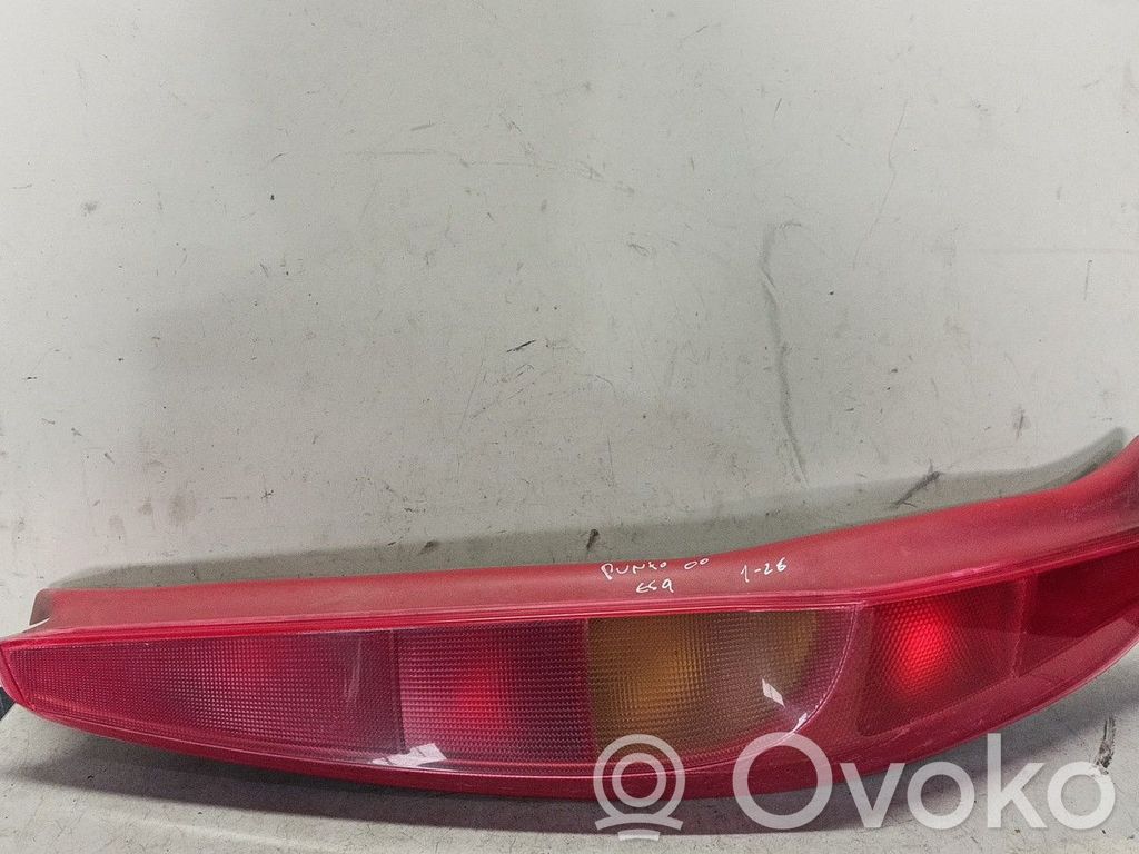 Fiat Punto (188) Lampy tylnej klapy bagażnika 