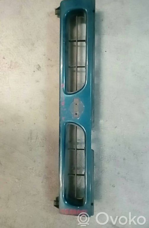 Nissan Terrano Rejilla delantera 