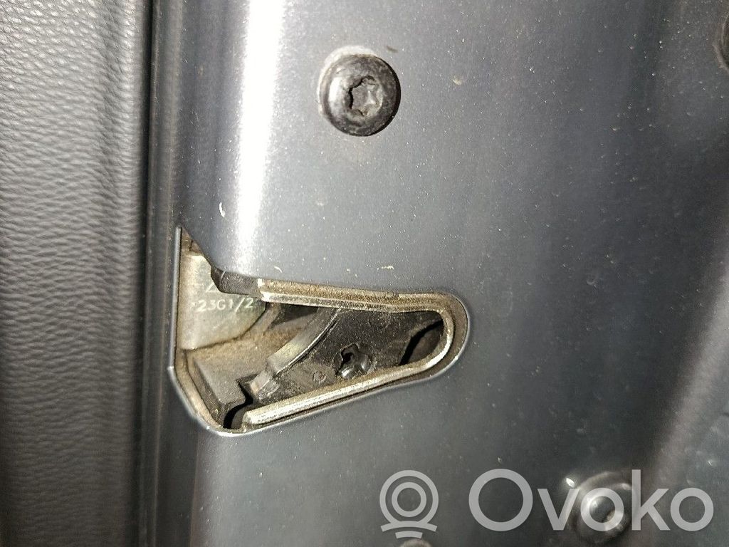 Cerradura de puerta delantera