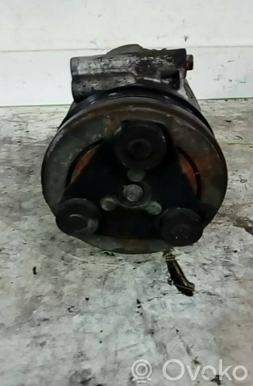 Ilmastointilaitteen kompressorin pumppu (A/C)   4M5H19D629AE