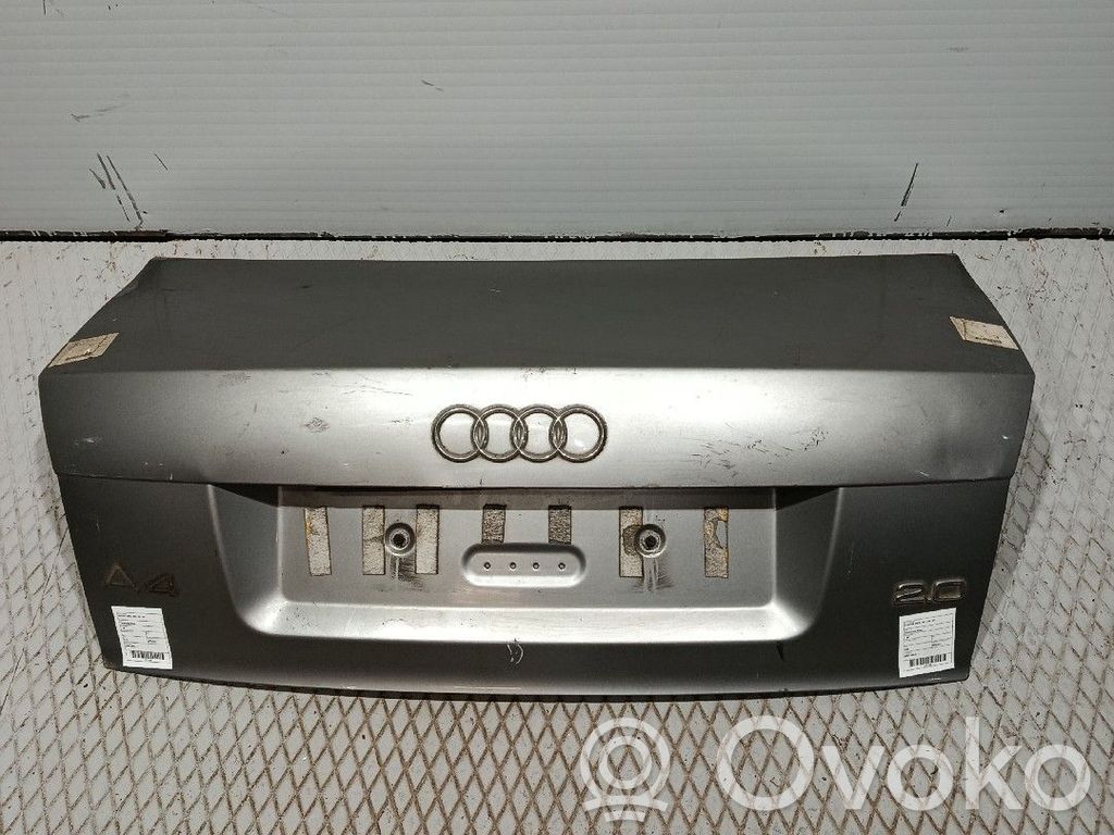 Audi A4 S4 B6 8E 8H Takaluukun/tavaratilan kansi 