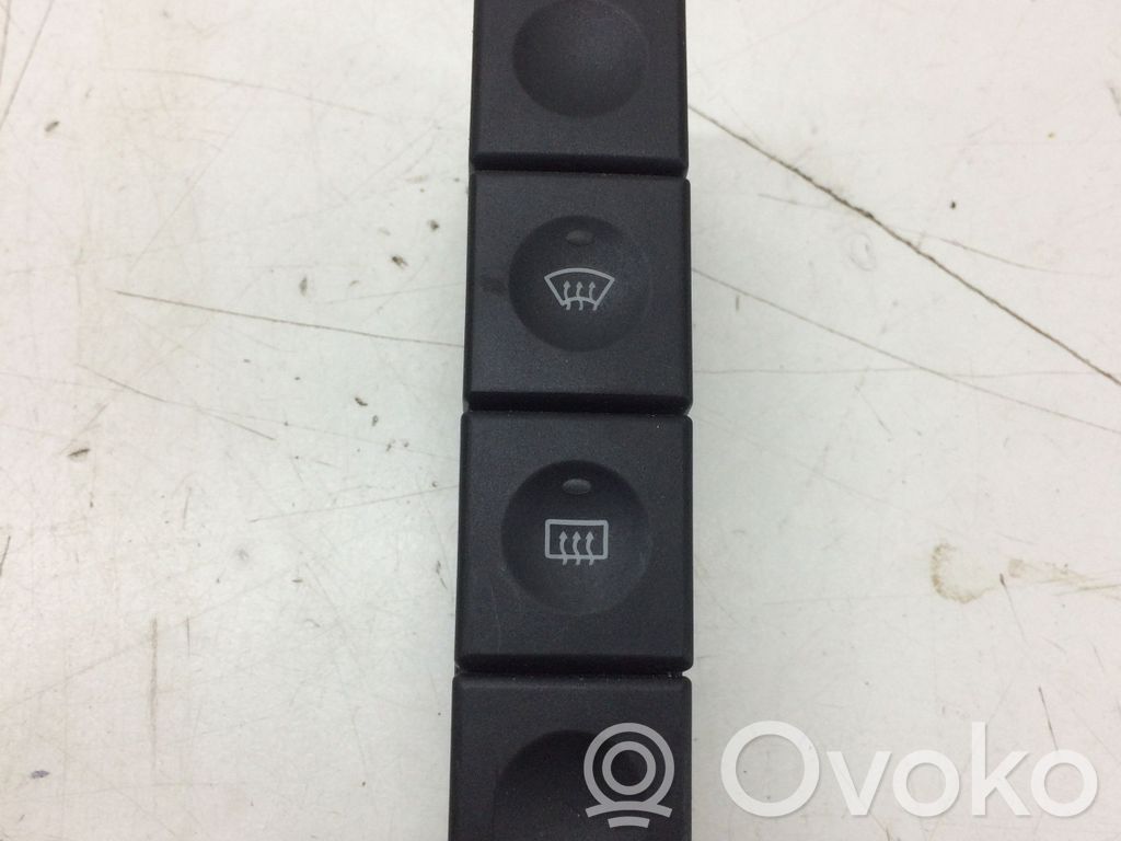 Ford Fiesta Windscreen/window heater switch 