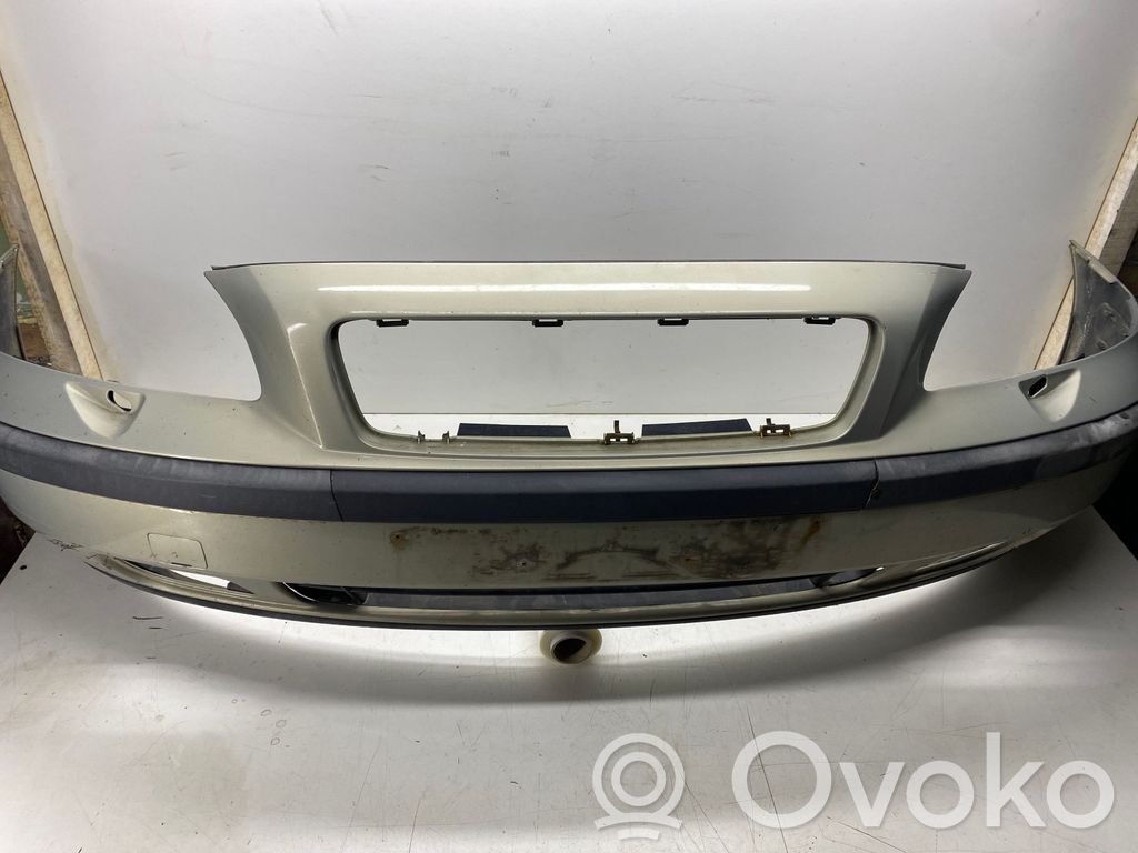 Volvo V70 Front bumper 