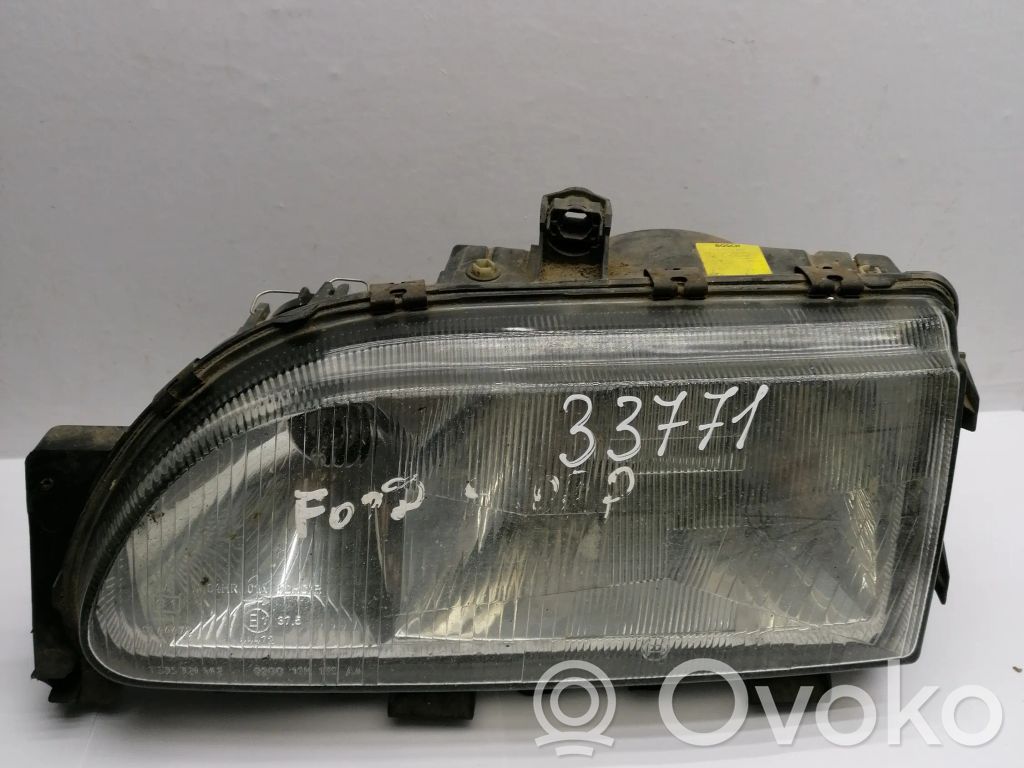 Scheinwerfer   92GG13K182AA