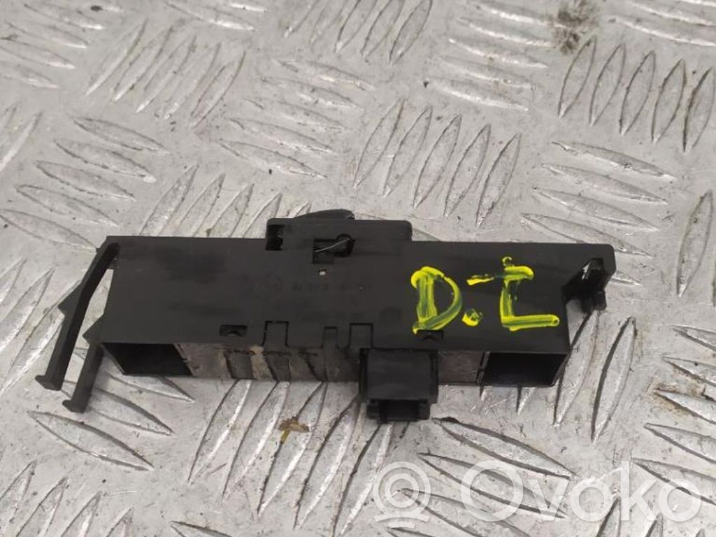 Electric window control switch   61318381511