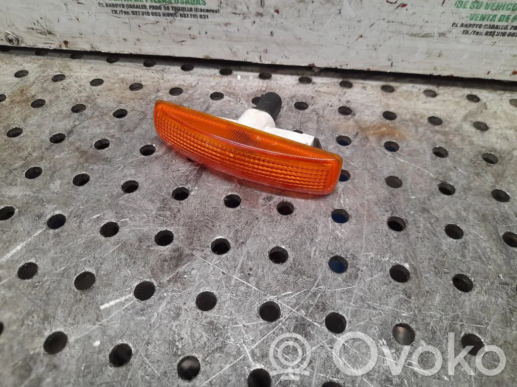 Land Rover Discovery Front fender indicator light 