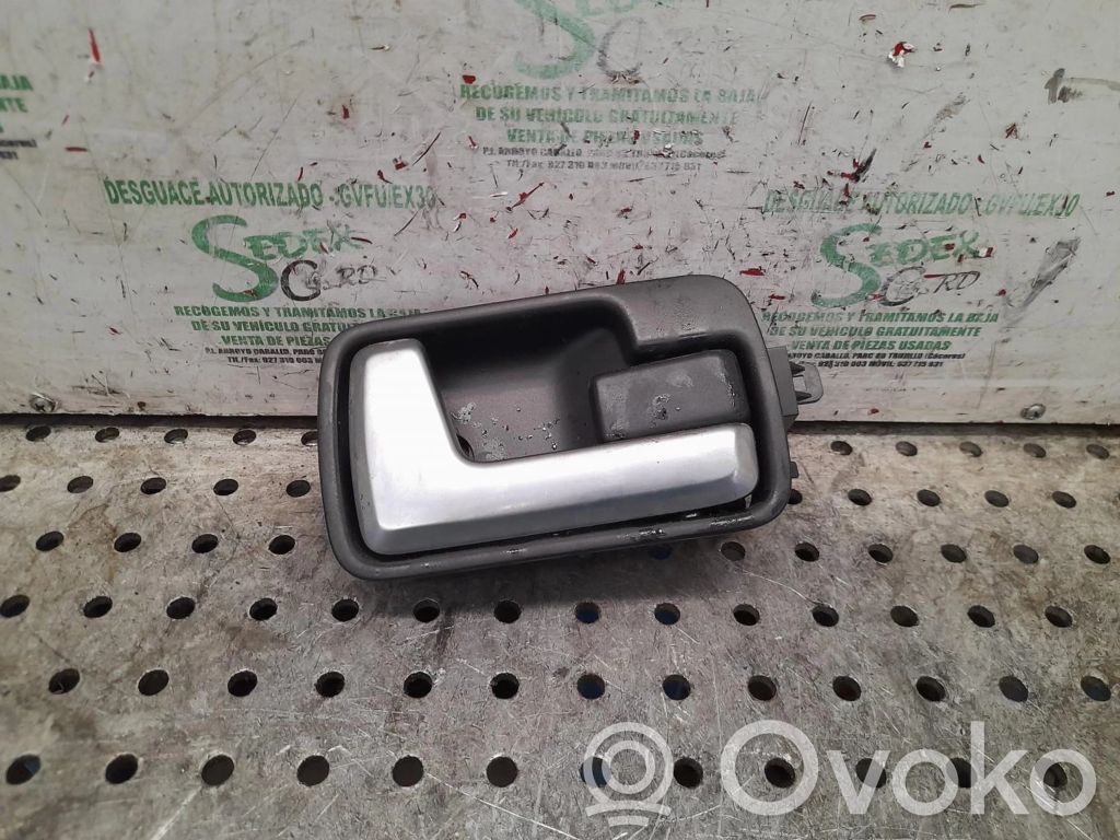 Land Rover Discovery Rear door interior handle 