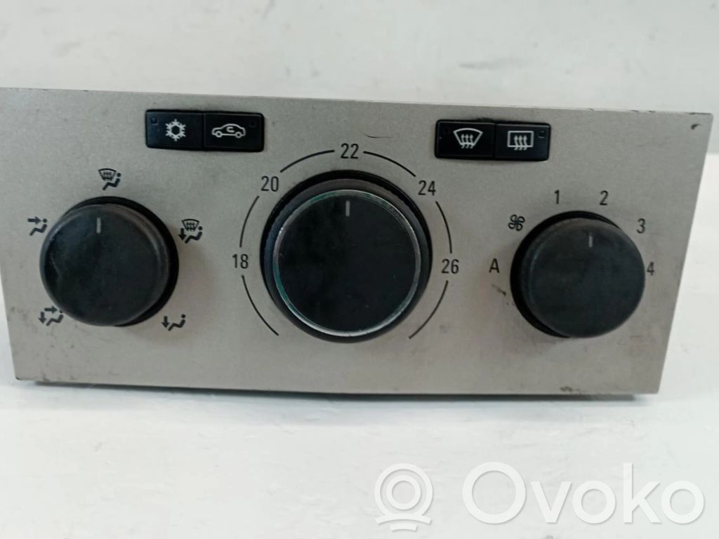 Opel Astra H Climate control unit 