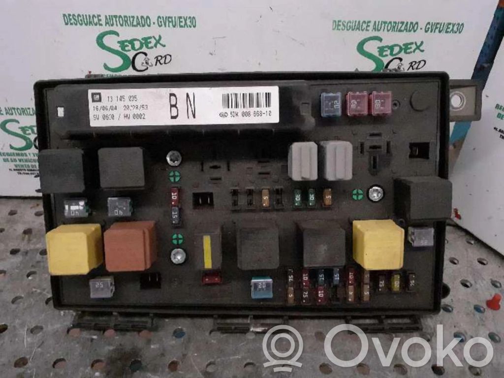 Opel Astra H Fuse module 
