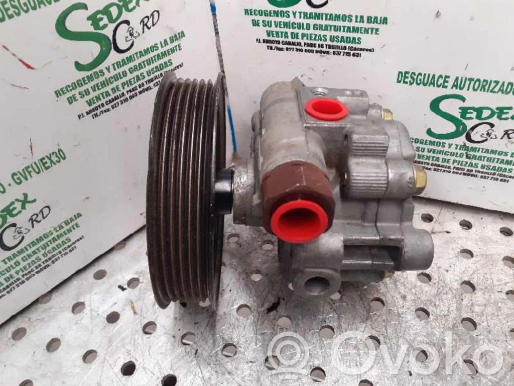 Toyota Corolla E110 Ohjaustehostimen pumppu 