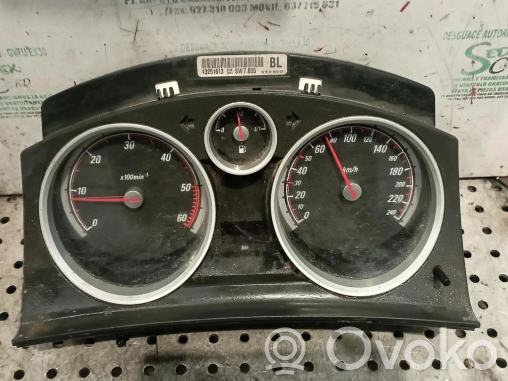 Opel Astra H Nopeusmittari (mittaristo) 