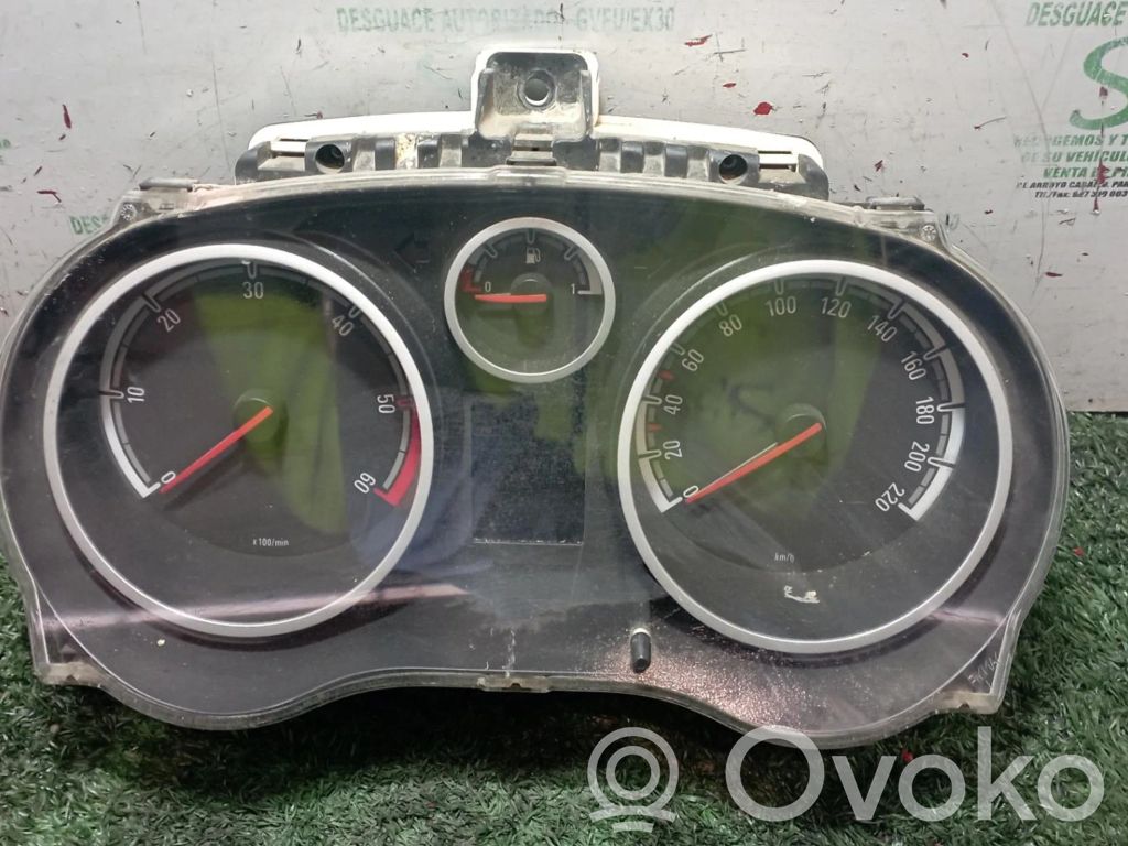 Opel Corsa D Nopeusmittari (mittaristo) 