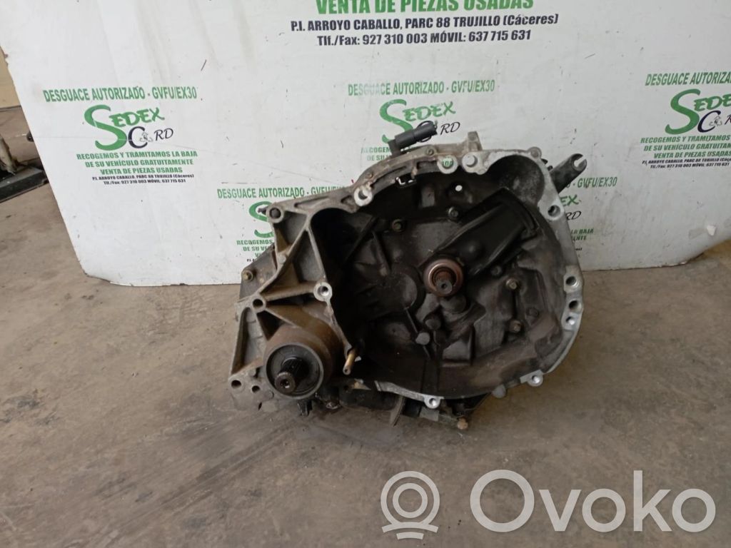 Renault Clio II Manual 5 speed gearbox 