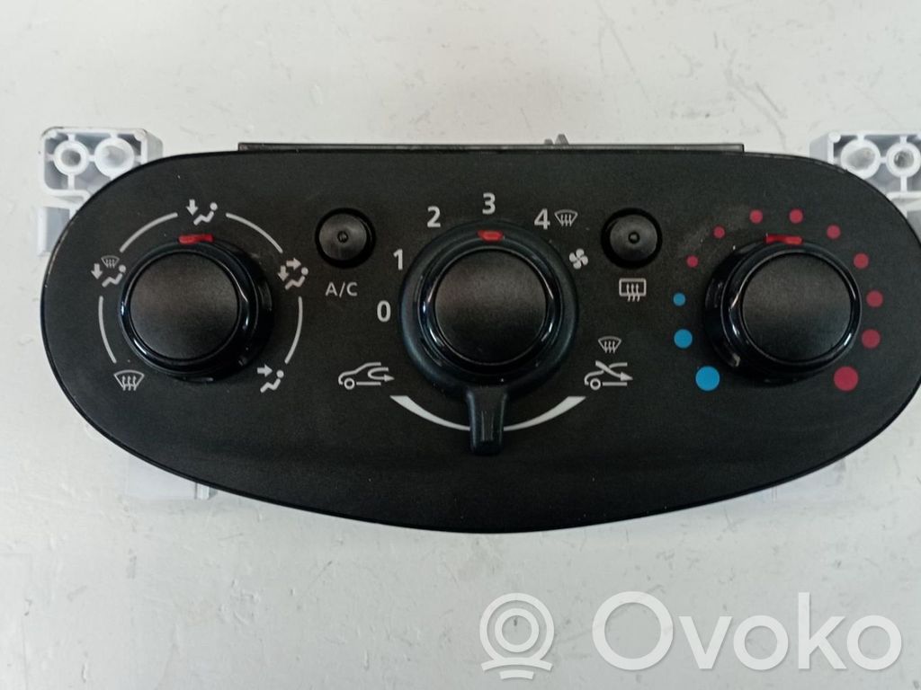 Renault Sandero I Climate control unit 